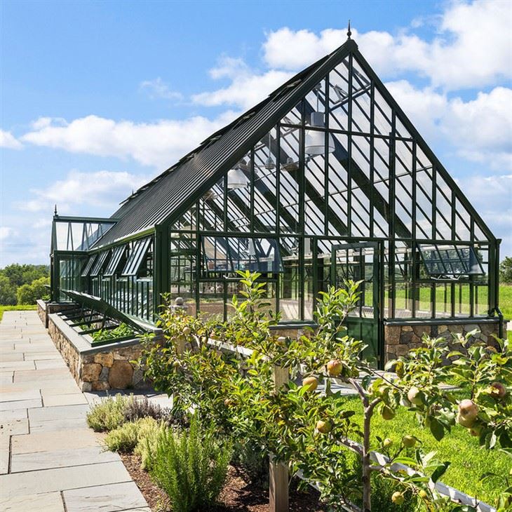Wintergarten im Hinterhof